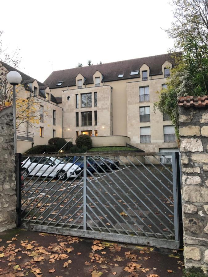 Studio Renove Avril 2024 Wifi Et Parking Le Port-Marly Exterior photo