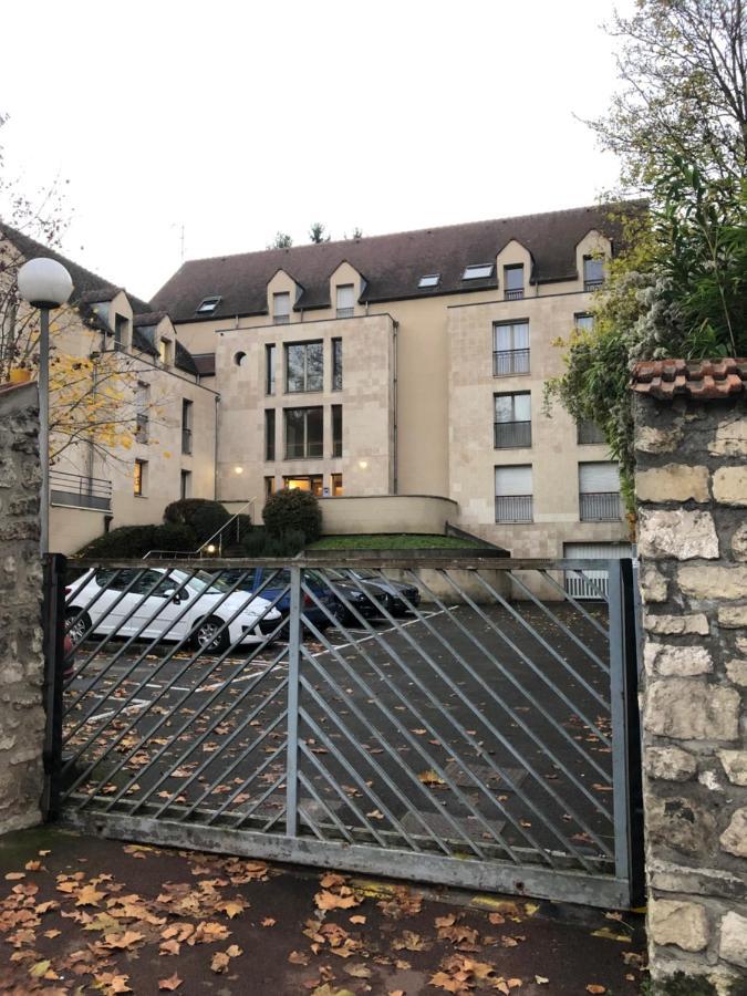 Studio Renove Avril 2024 Wifi Et Parking Le Port-Marly Exterior photo